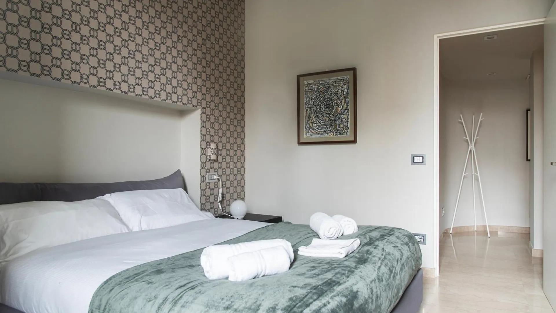 Youhosty - Chinatown Bright And Luxury Apartment Milaan 0*,  Italië